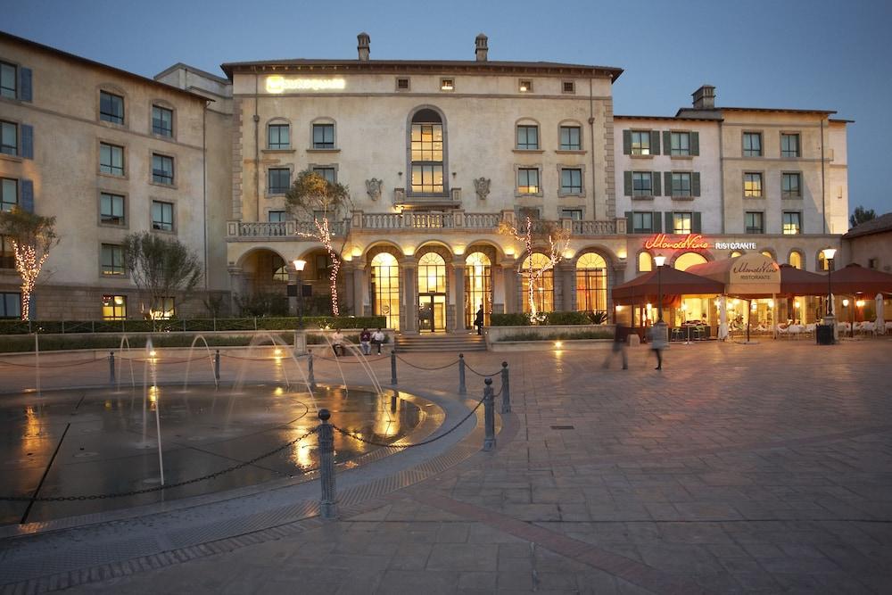 Piazza Montecasino Sandton